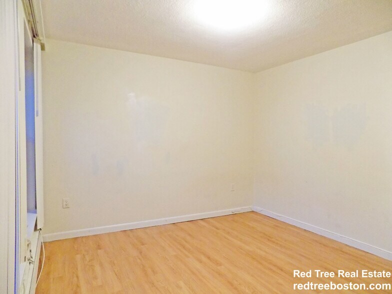 Building Photo - 2045 Commonwealth Ave