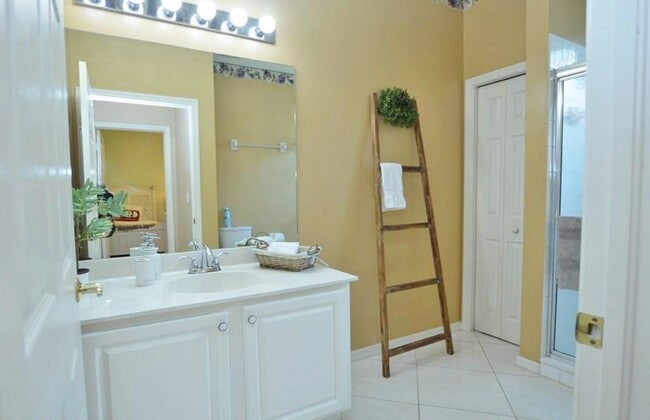 Building Photo - ***MOTIVATED LANDLORD***WONDERFUL ANNUAL 3...