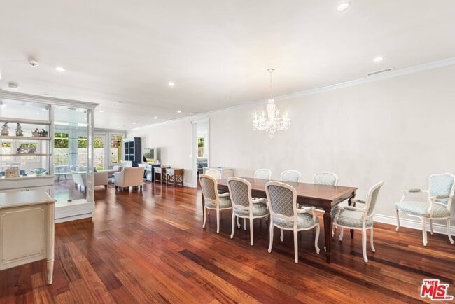 Building Photo - 209 25th St