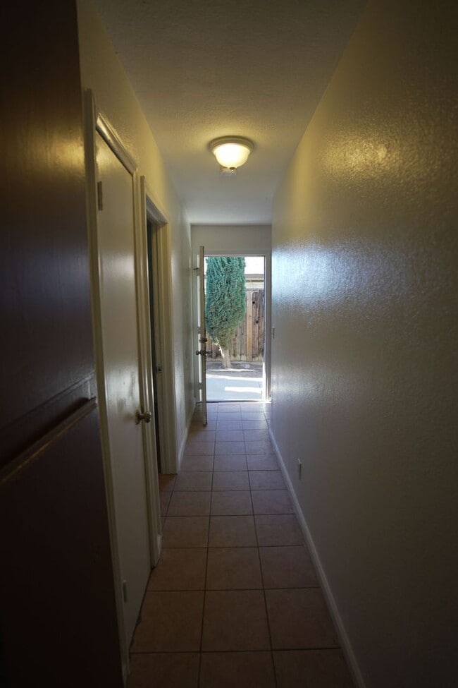 Building Photo - 21355 Bear Valley Rd