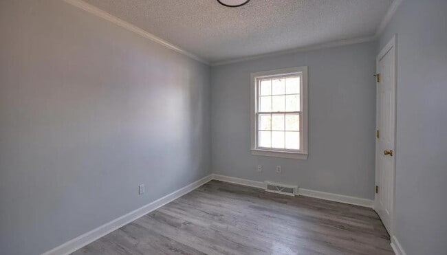 Building Photo - 402 Marcella Dr