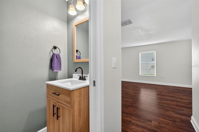 Building Photo - 12543 Chenwood Ave