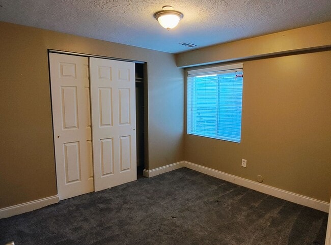 Building Photo - Great 4 Bd 3 Bath Home in Draper