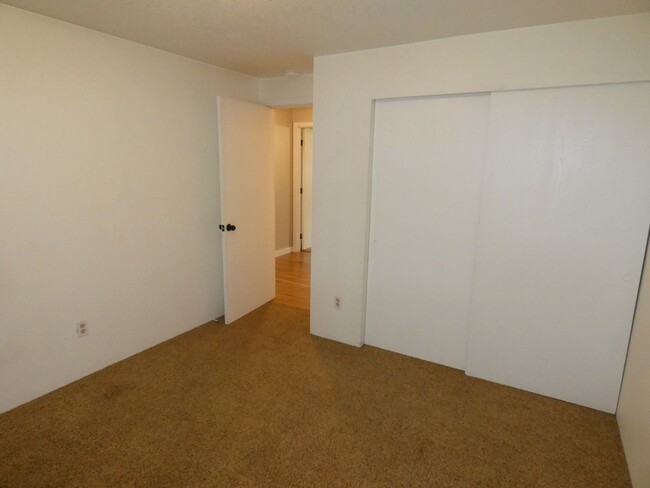 Building Photo - APPLICATION PENDING - West Side Wonderful!