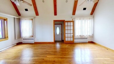 Building Photo - Laurelton