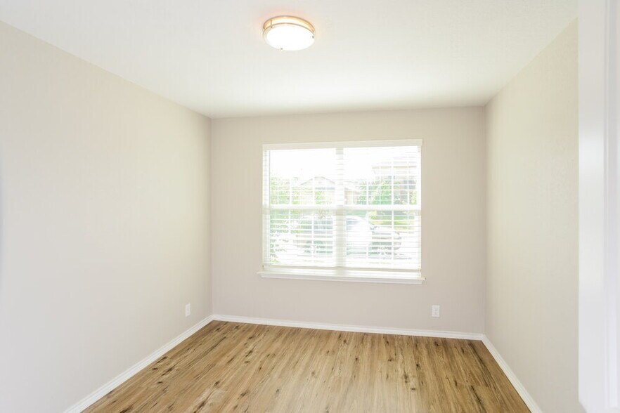 Building Photo - 8850 Belgian Falls