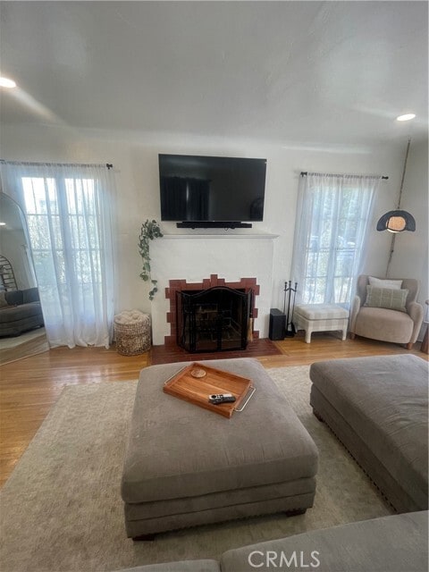 Building Photo - 4586 Sunnyside Dr
