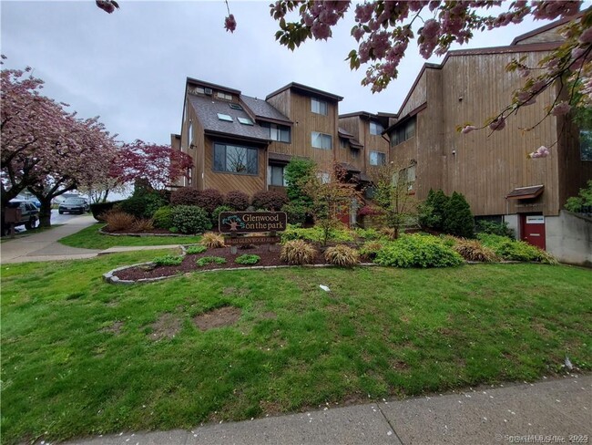 Building Photo - 112 Glenwood Ave