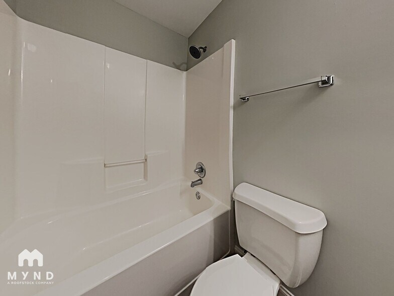 Building Photo - 722 Deans Ferry Rd