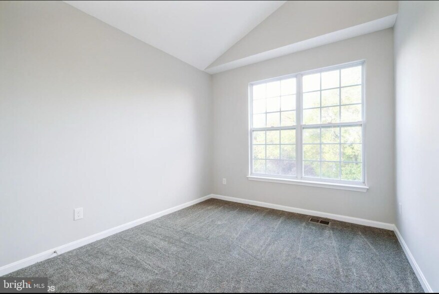 Building Photo - 14417 Hampshire Hall Ct