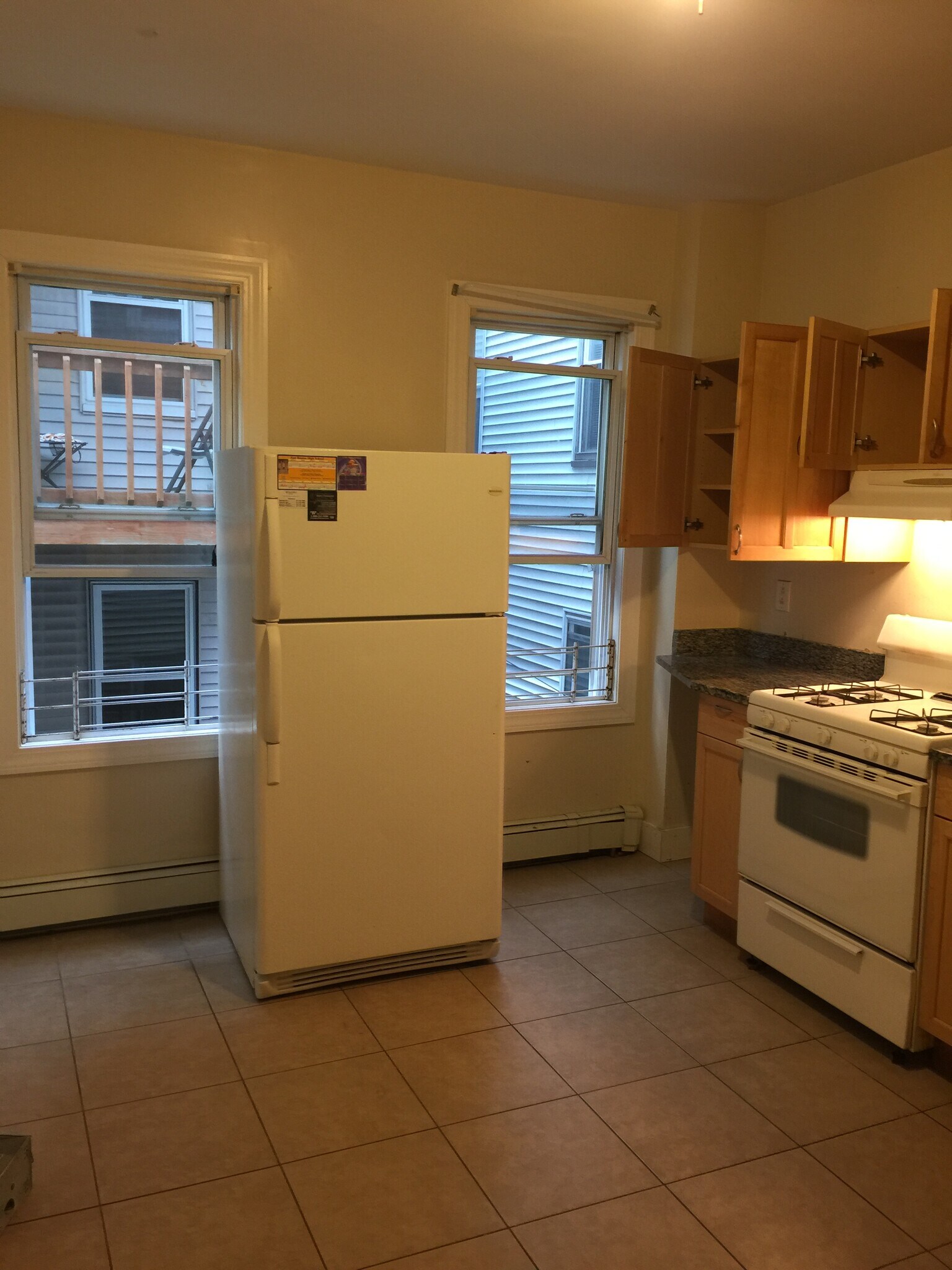 Building Photo - 75 Heath St