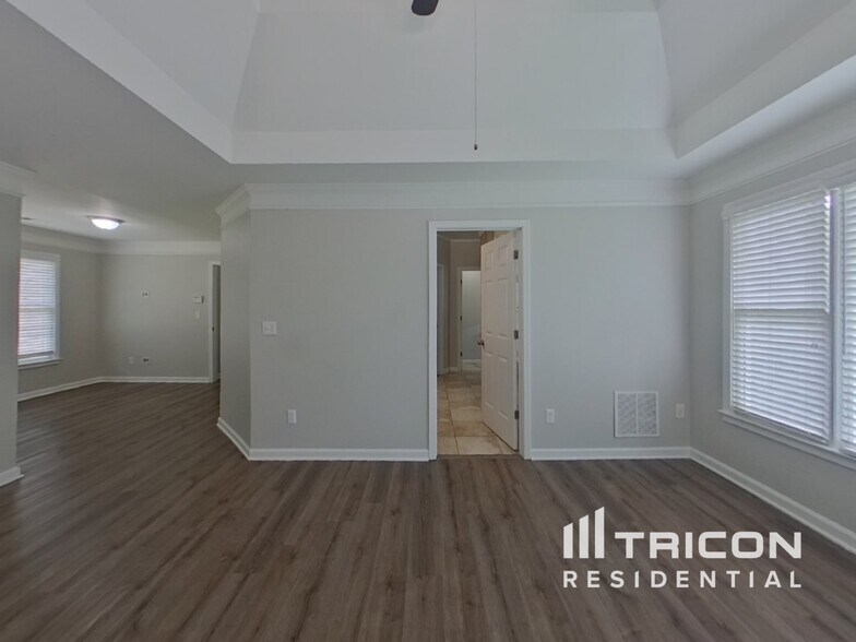 Building Photo - 790 James Madison Dr