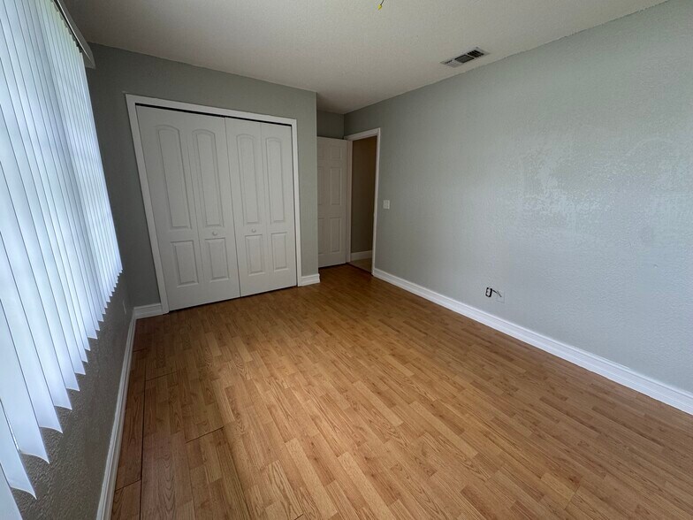 3rd Bedroom - 3633 Country Club Blvd