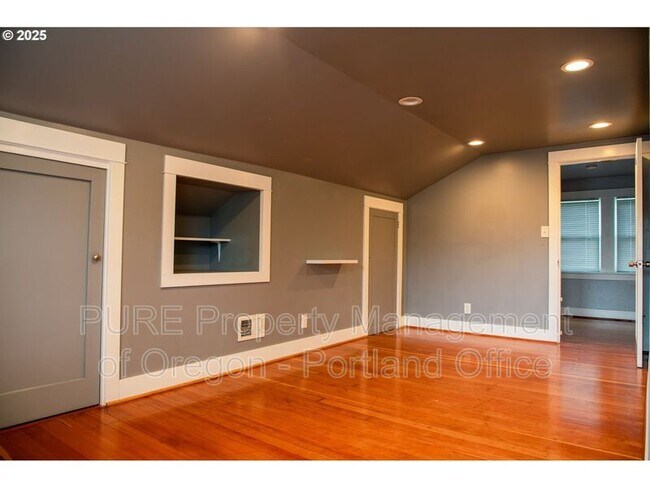 Building Photo - 5311 NE 30th Ave