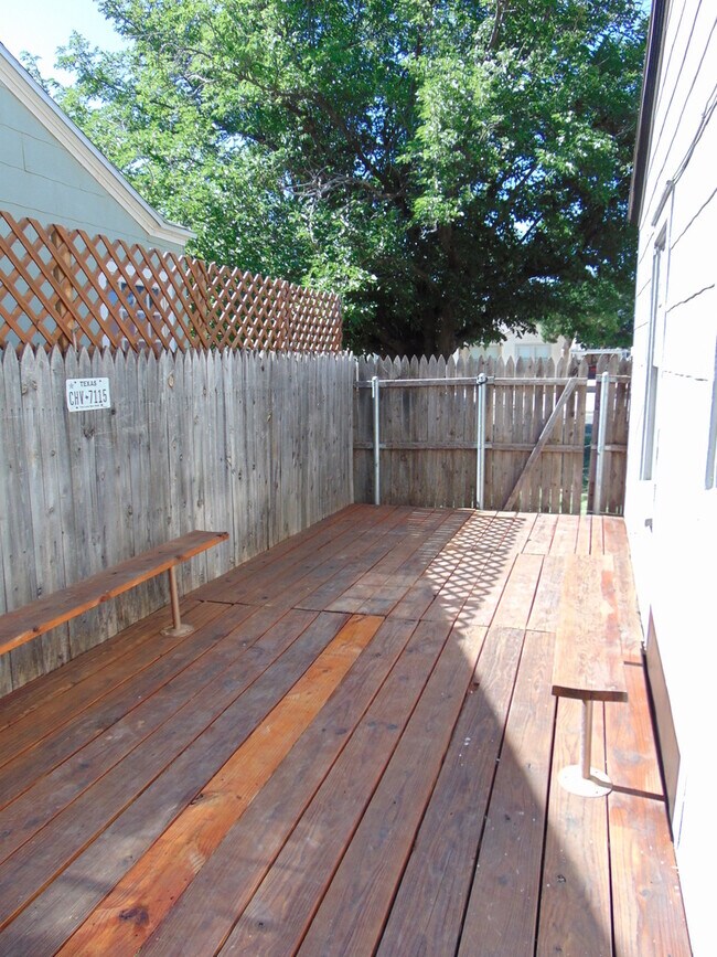 Building Photo - 2628-26