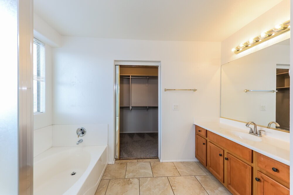 Building Photo - 2534 W Blue Sky Dr