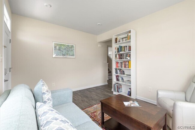 Building Photo - 13507 Enon Oaks Pl