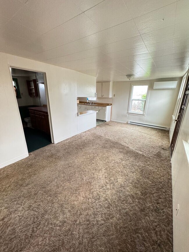 Building Photo - 2560 D St