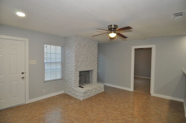 Building Photo - 12520 Esplanade St