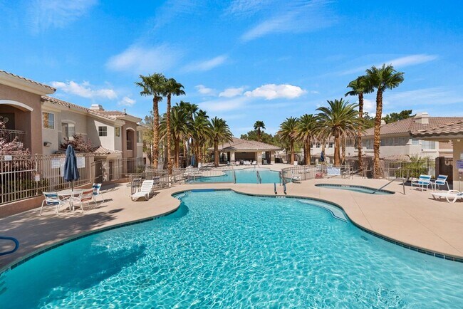 Building Photo - *VERY NICE CONDO IN GATED COMMUNITY !