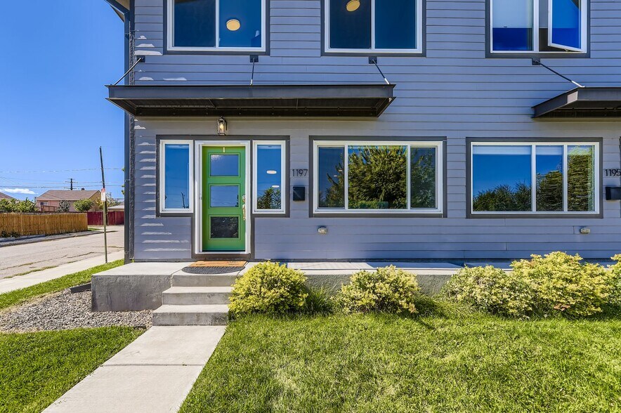 Front entrance & porch - 1197 S Mariposa St