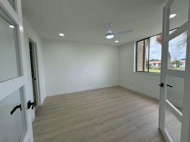 Building Photo - 4483 Luxemburg Ct