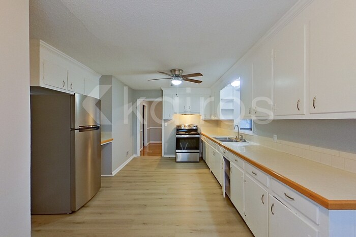 Building Photo - 1703 Morninghill Dr