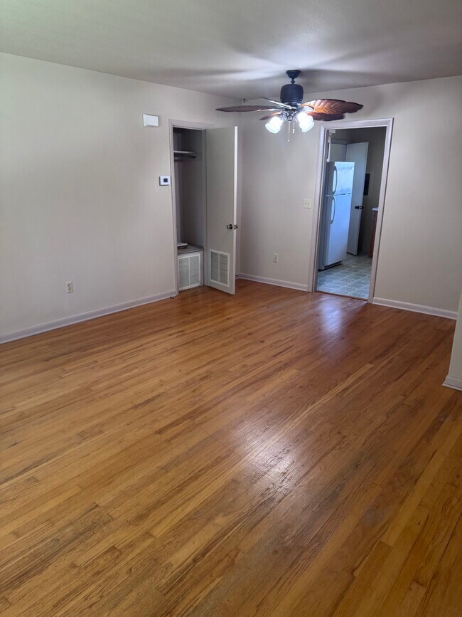 Building Photo - 12th st 4plex