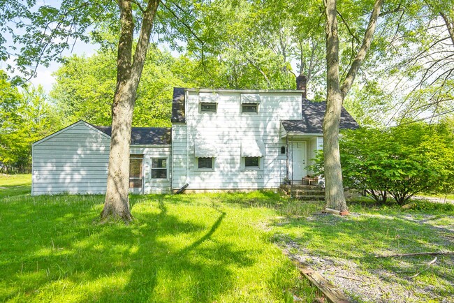 Primary Photo - THREE BEDROOM SINGLE FAMILY HOME IN BEAUTI...
