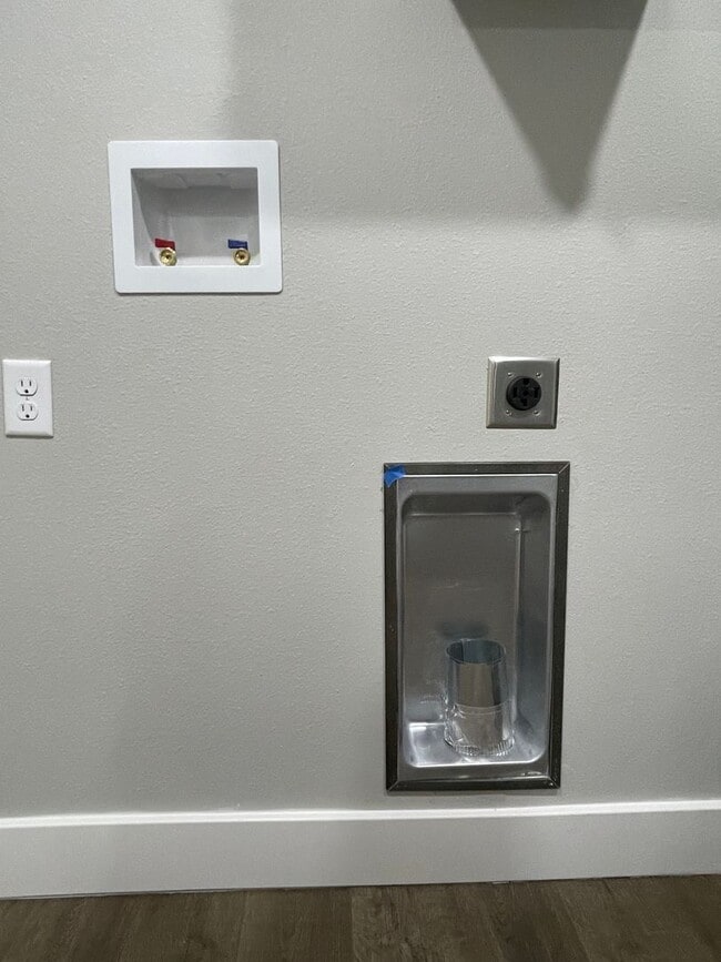 Building Photo - NEW CONSTRUCTION 3 Bed 2 Bath FOR RENT in Waynesville