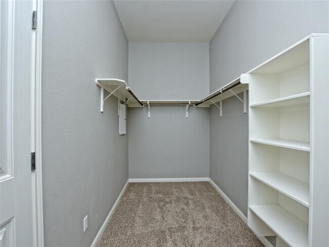 Building Photo - 2508 Hilltop Divide Ln
