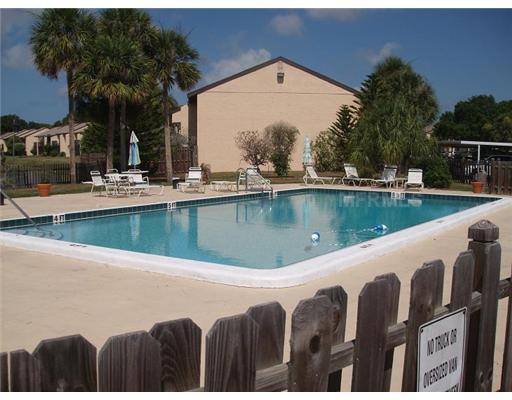 Building Photo - 2621 Pine Lake Terrace