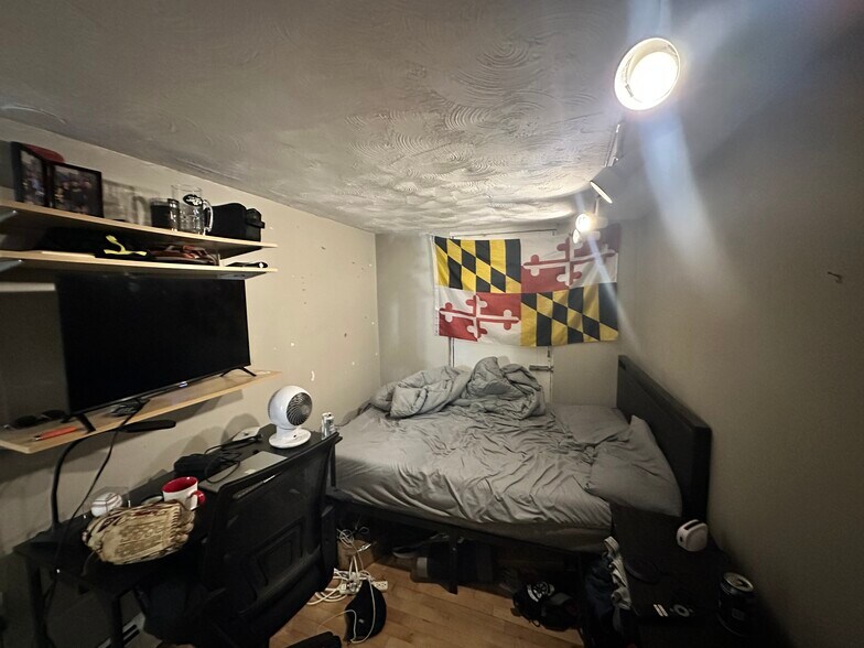 Building Photo - 586 Columbus Ave