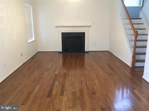 Building Photo - 32 Fenwick Ct