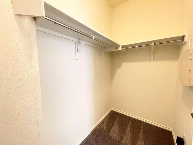 Building Photo - 213 Connor Elkins Dr