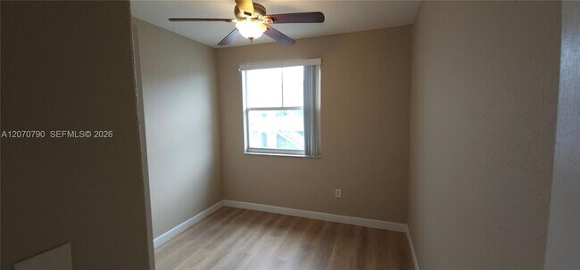 Building Photo - 1662 SE 27th Dr