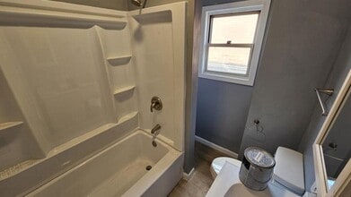 Building Photo - 126 W Scribner Ave