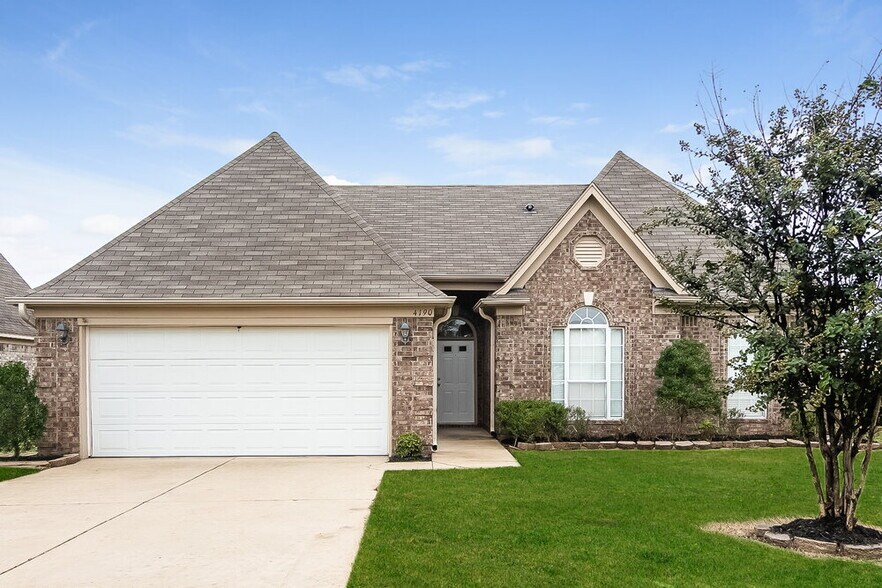 Primary Photo - 4190 Louden Dr