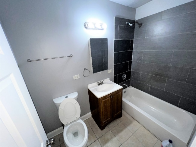 Building Photo - 1655 E 79th St