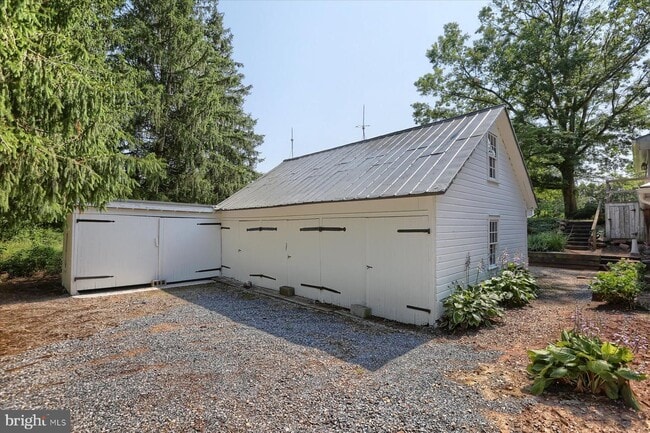 Building Photo - 4551 Colebrook Rd