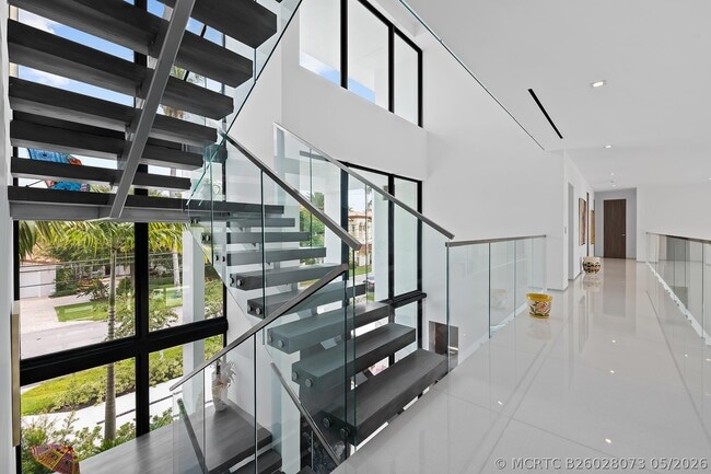 Building Photo - 401 Lido Dr