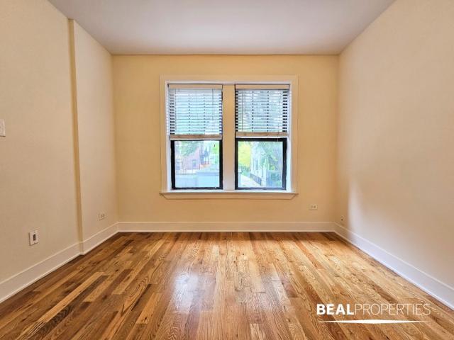 Building Photo - 2 bedroom in CHICAGO IL 60613