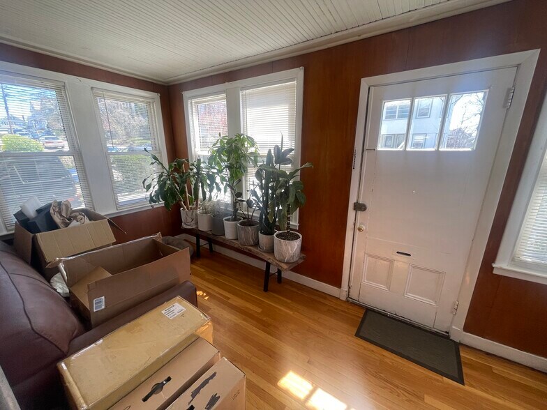 Building Photo - 20 Matchett St