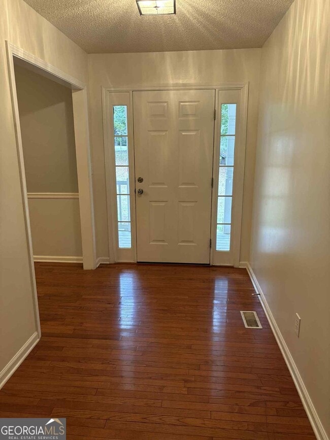 Building Photo - 68 Lancaster Way