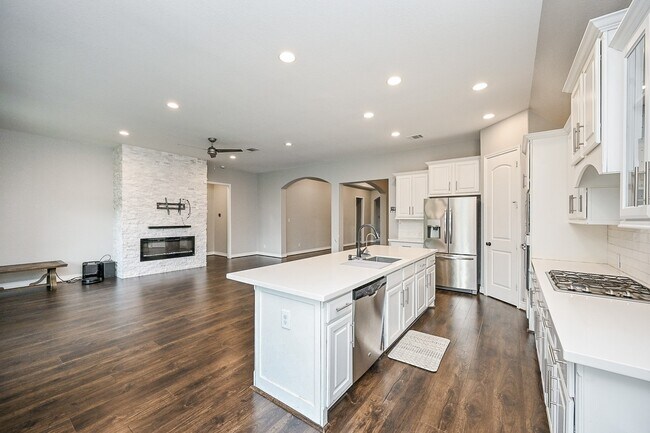 Building Photo - 11230 Dunstan Hill Dr