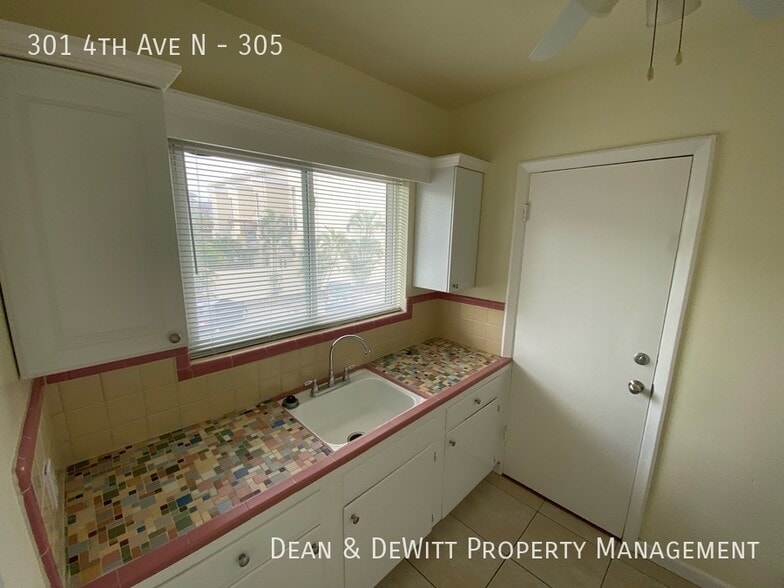 Building Photo - 1 Bed/1 Bath - Unit 305