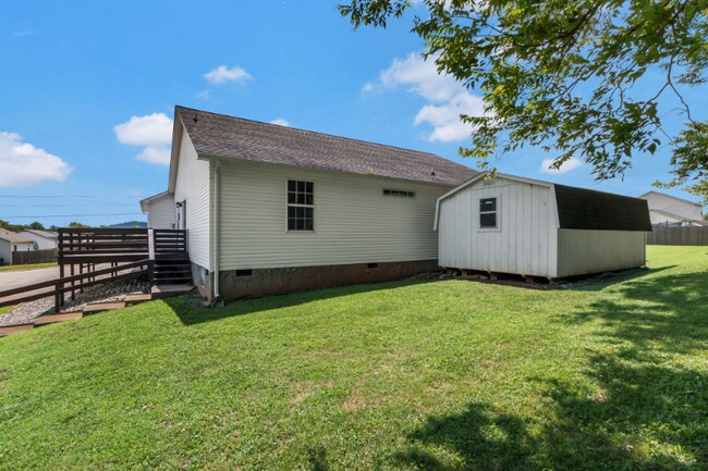Building Photo - 2149 Hollandale Cir