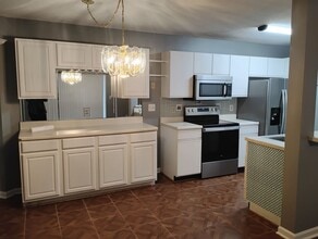 Building Photo - SOUTH BAY LAKES IV