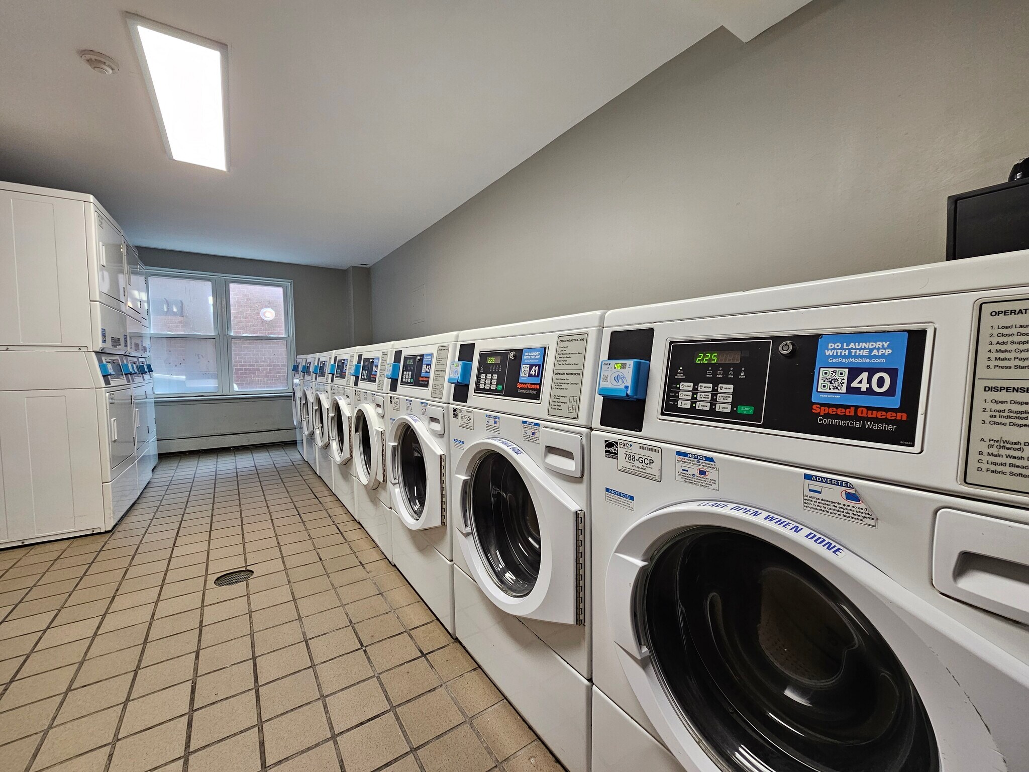 Building Photo - 1 S Point Dr