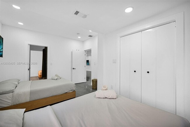 Building Photo - 112 NW 53rd St